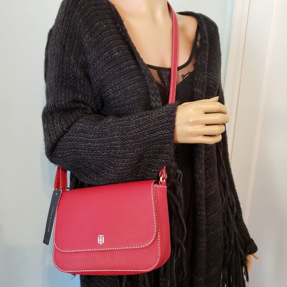 NWT Tommy Hilfiger Red Shoulder Bag. - Picture 9 of 16